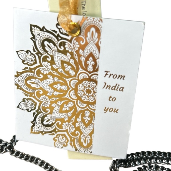 Clutch in Black Velvet with Silver,Gem and Pearl Hand Beaded Details. NWT - Picture 8 of 8